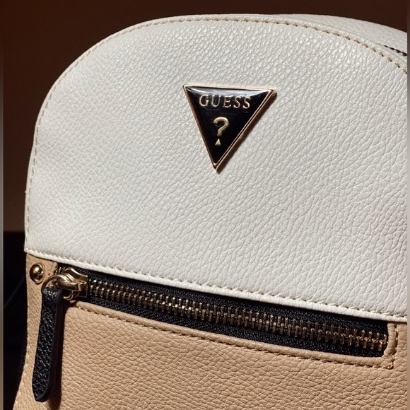 Guess Convertible Backpack PU Leather - Picture 3 of 7